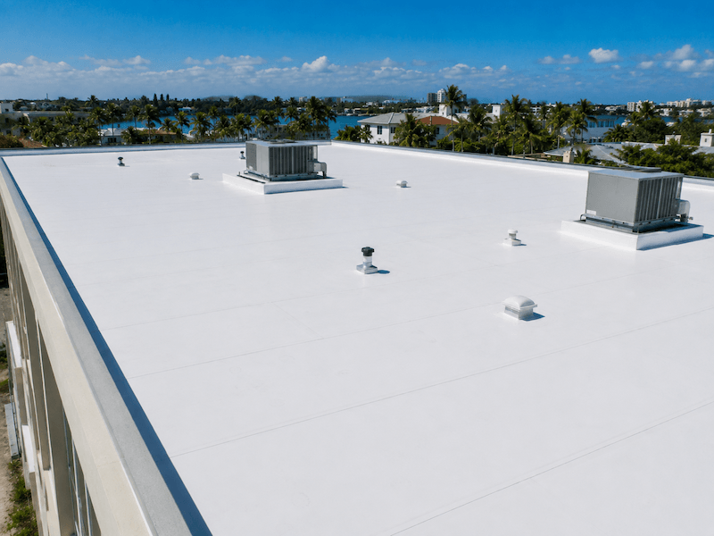Single-ply membrane flat roofing material in South Florida